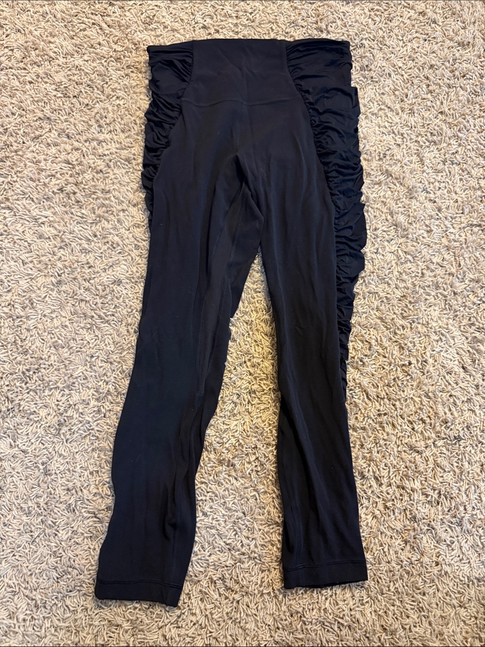 Lululemon Align High-Rise Pant 25" *Ruched*
Black Size 10